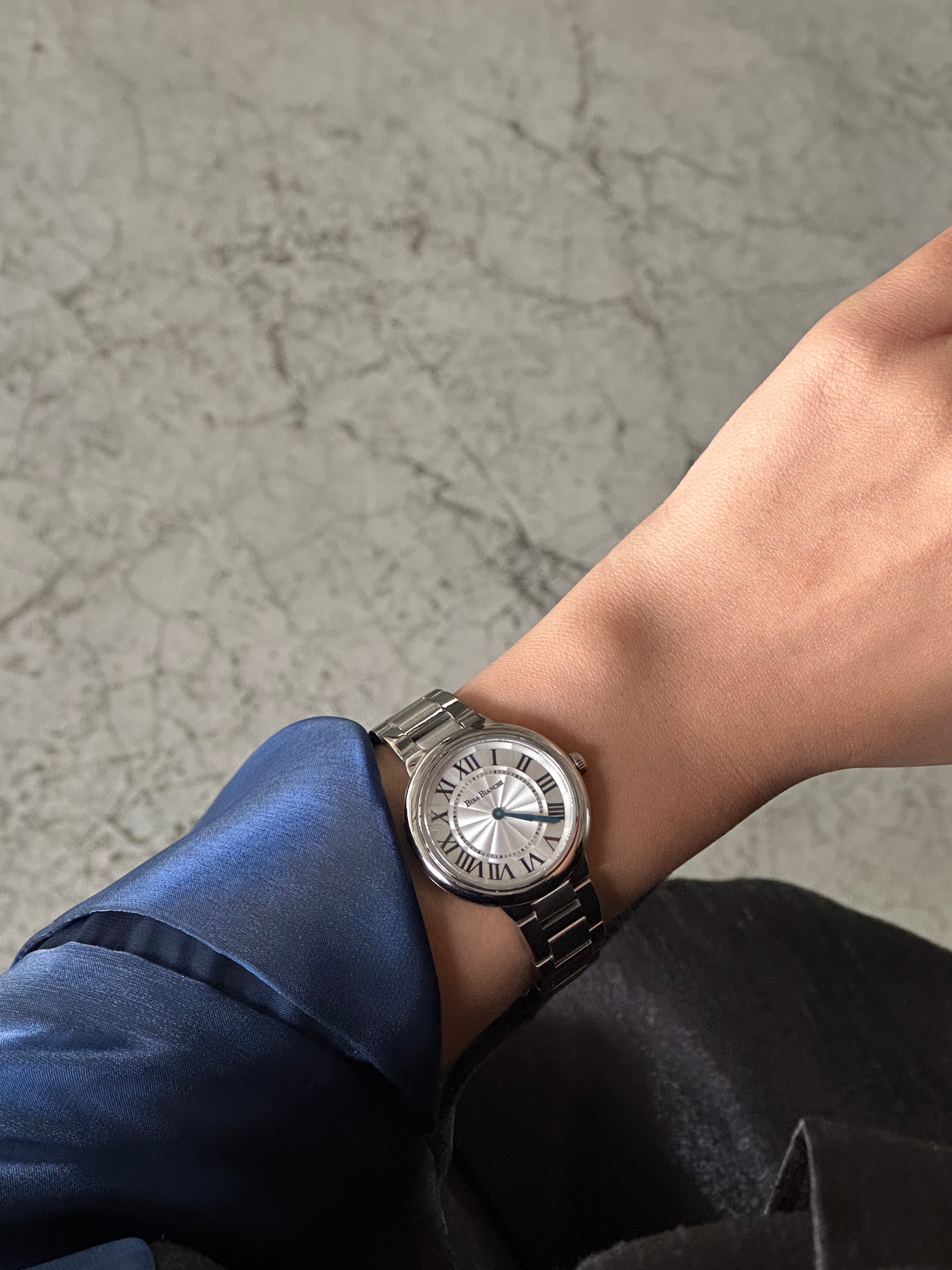 B.B-W22333581 SILVER