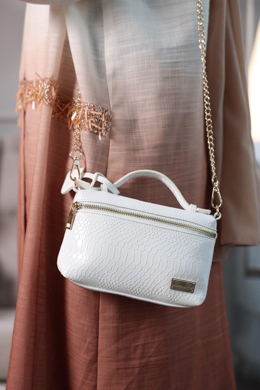 White Bag with Card Holder & Belt - LL013-01